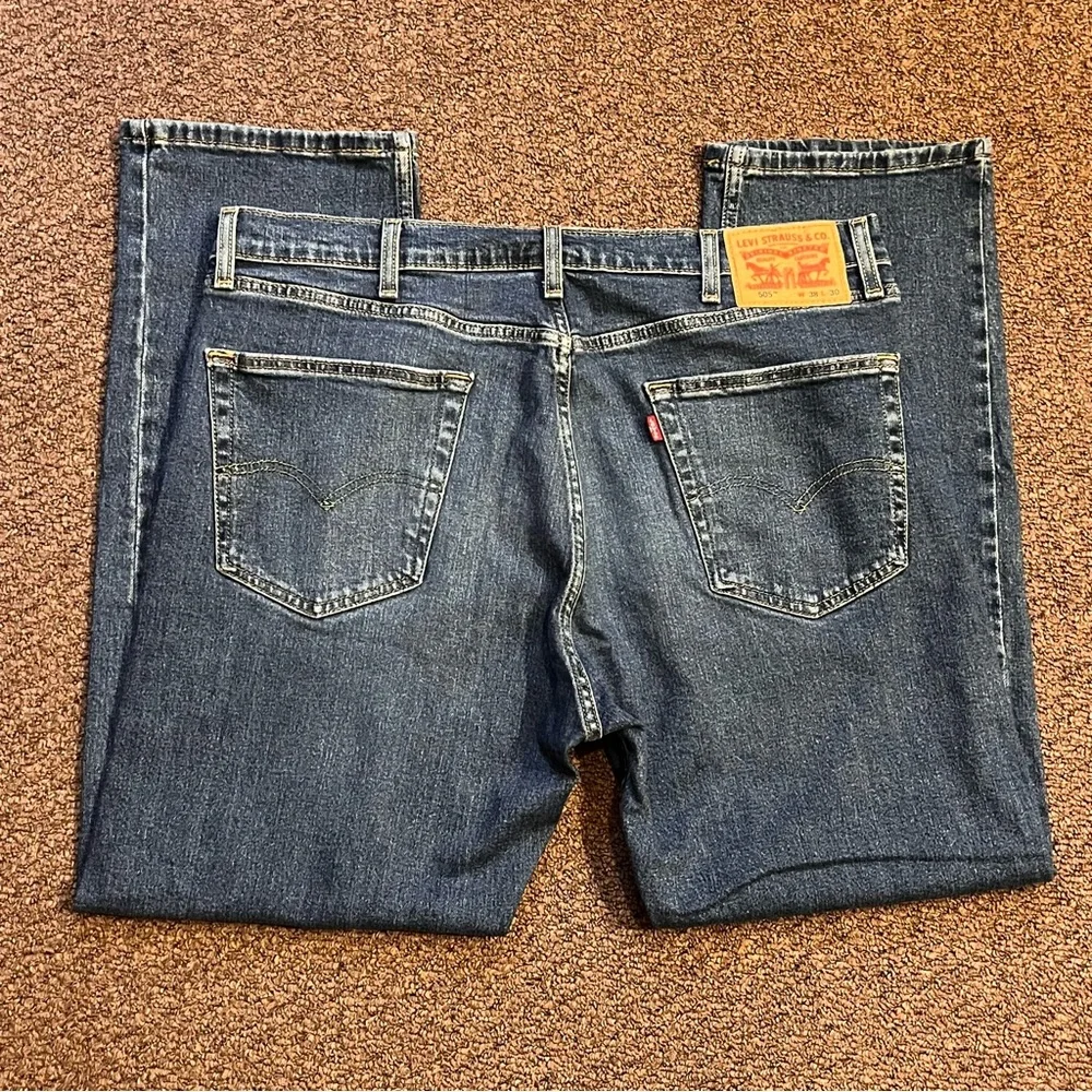 Levi’s men’s 505 medium wash blue jeans Size 38 x 30